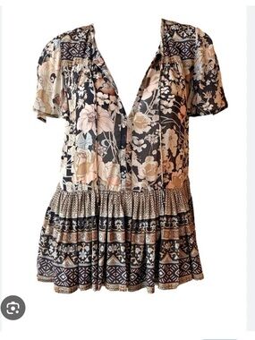 Spell Floral Amethyst Short Sleeve Blouse — Black, Cream, Tan, Pink